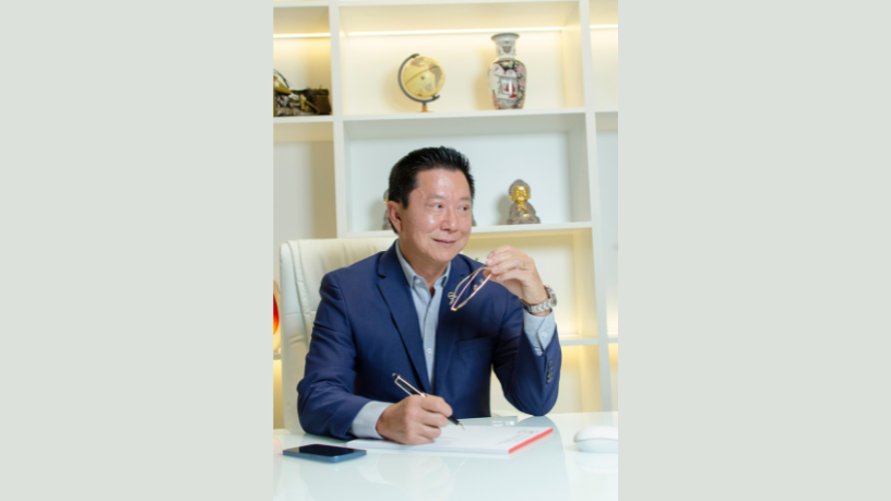 Transformações na cirurgia plástica facial, com Milton Seigi Hayashi : Do diagnóstico anatômico ao resultado natural e sofisticado Milton Seigi Hayashi