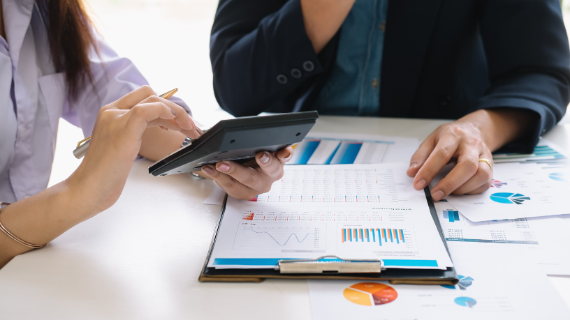 Emendas parlamentares e juros da dívida comprimem investimentos públicos e desafiam o equilíbrio fiscal no Brasil